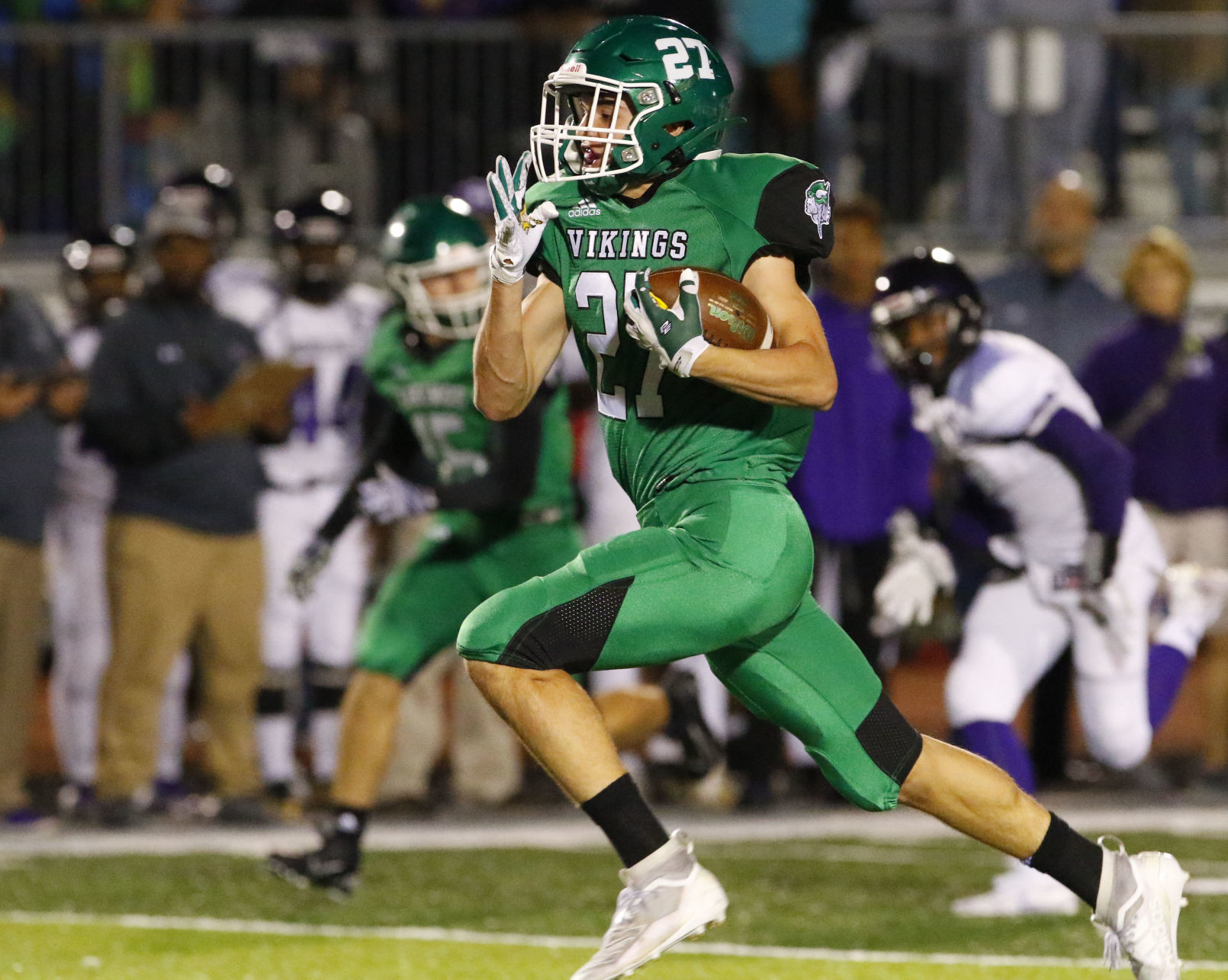 Tommy Burbee, Valparaiso, football